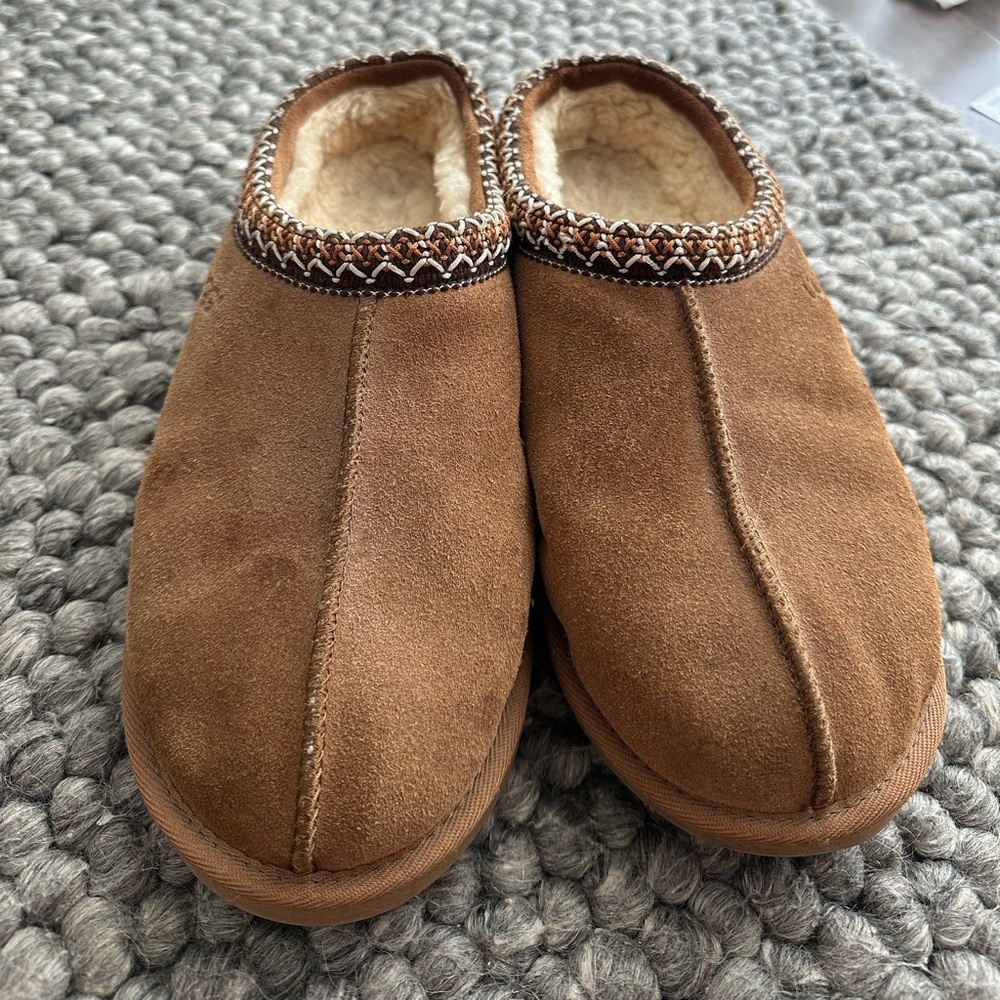 Men’s Ugg slippers size 11